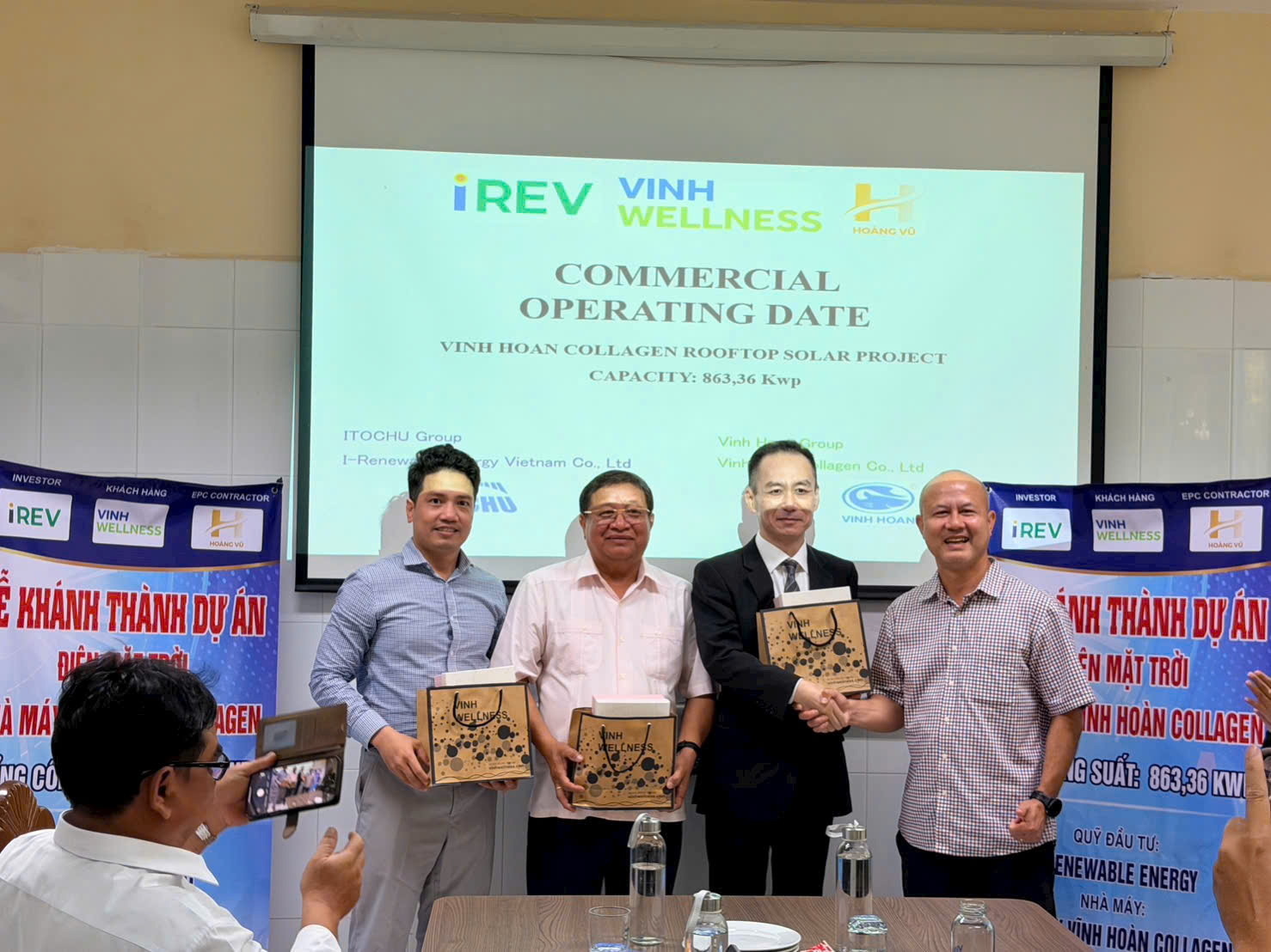 điện mặt trời áp mái Hoàng Vũ ECC Vĩnh Hoàn Collagen năng lượng sạch phát triển bền vững dự án điện mặt trời giảm phát thải carbon sản xuất xanh EPC năng lượng tái tạo I-Renewable Việt Nam