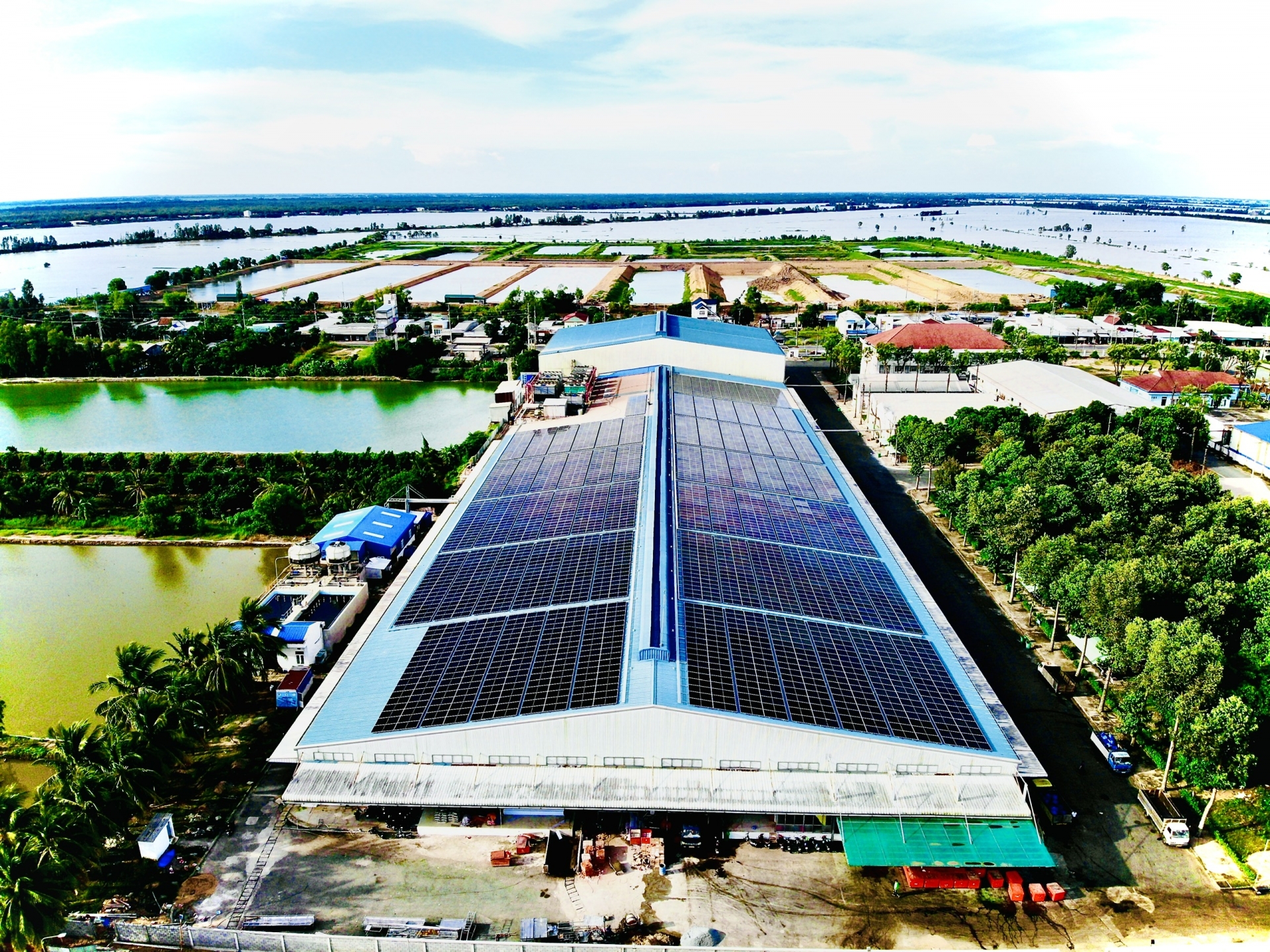 Hoàng Long seafood, điện mặt trời Hoàng Long,Nhà máy Hoàng Long, Điện mặt trời áp mái Hoàng Long seafood